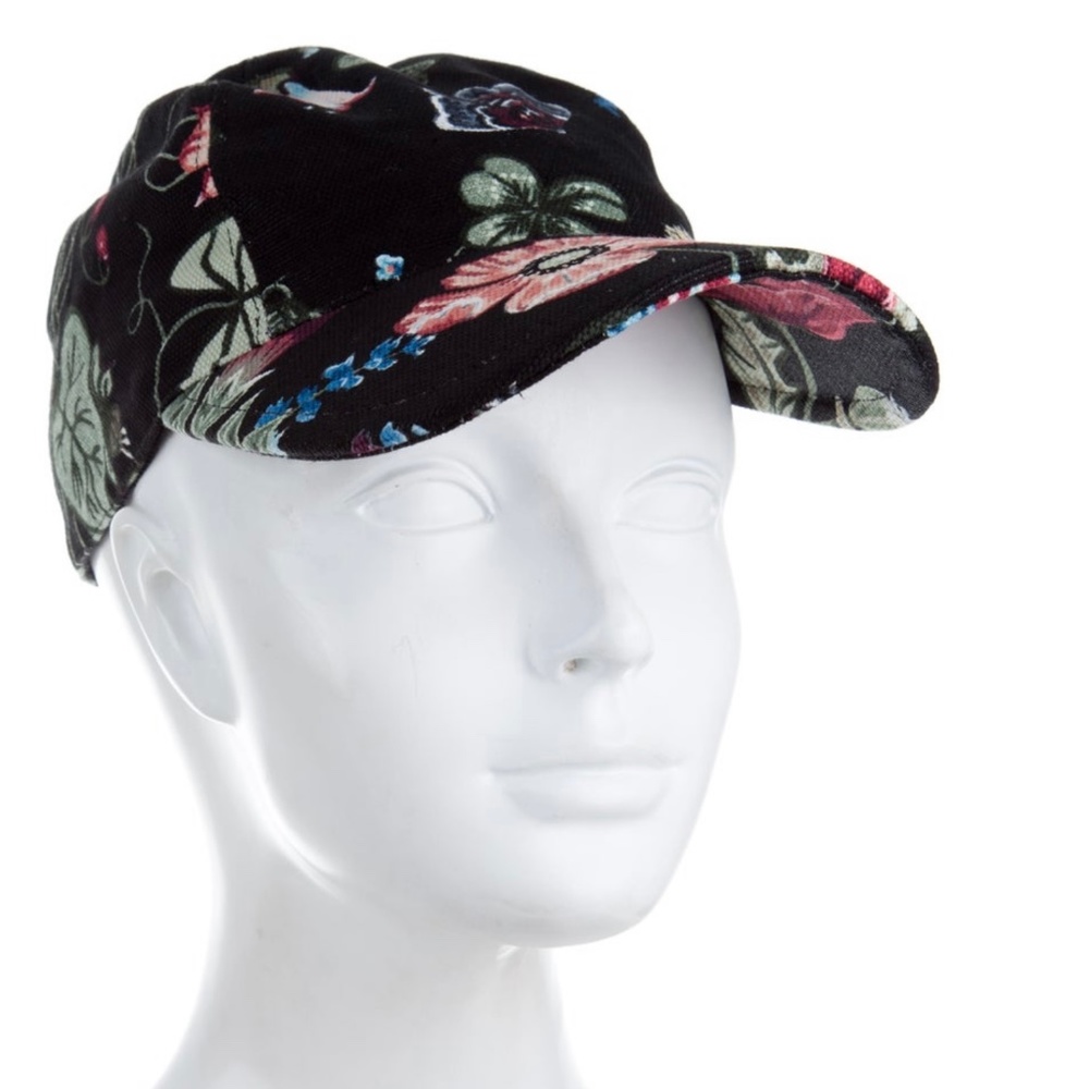 ❌SOLD OUT ❌Gucci Canvas Flora Knight Basebal Cap  Certificate Of Authenticity